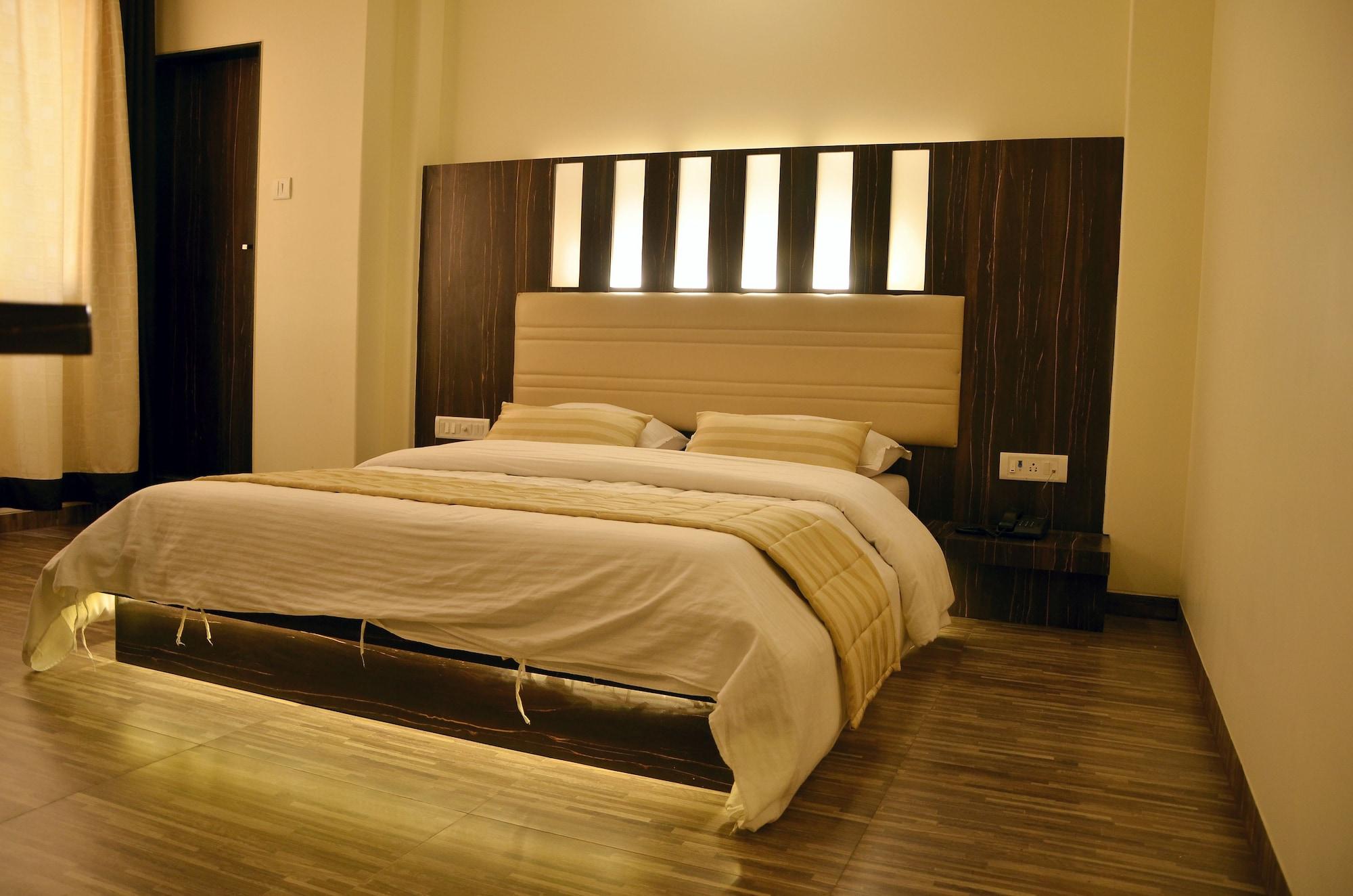 Hotel Alka Residency Thane Buitenkant foto