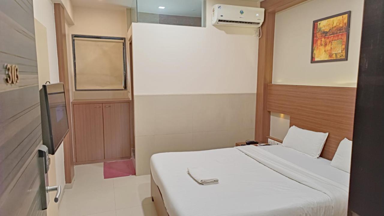 Hotel Alka Residency Thane Buitenkant foto